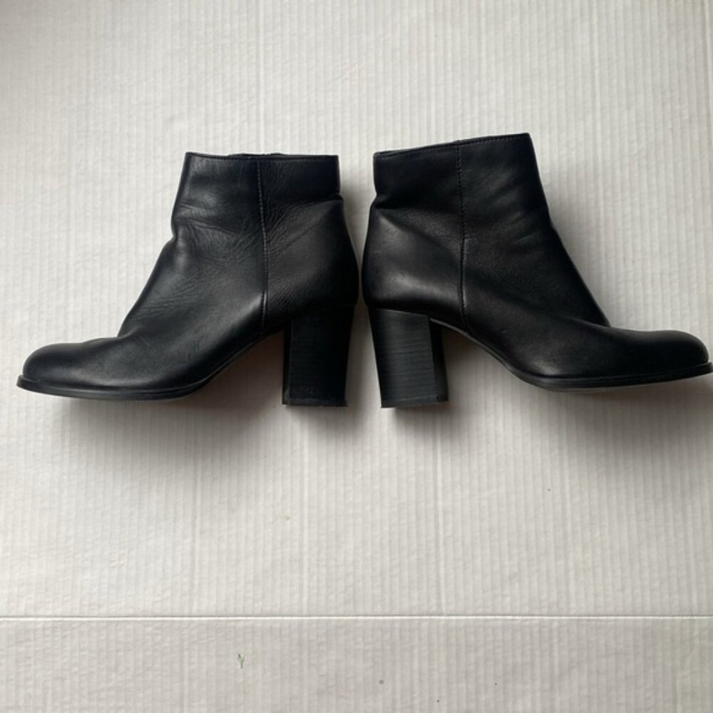 Eram black booties synthetic material nylon side zipper for closure Size 7